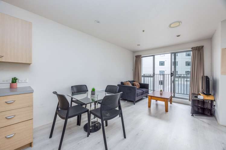 311/8 Ronayne Street_3