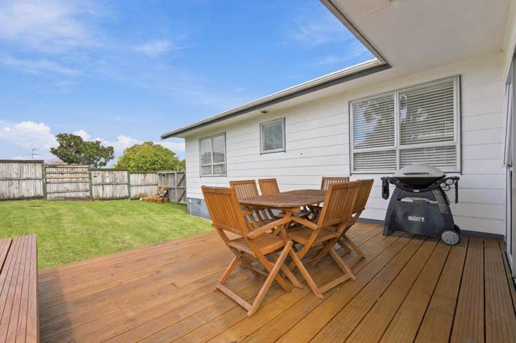 127 Bradbury Road Botany Downs_13