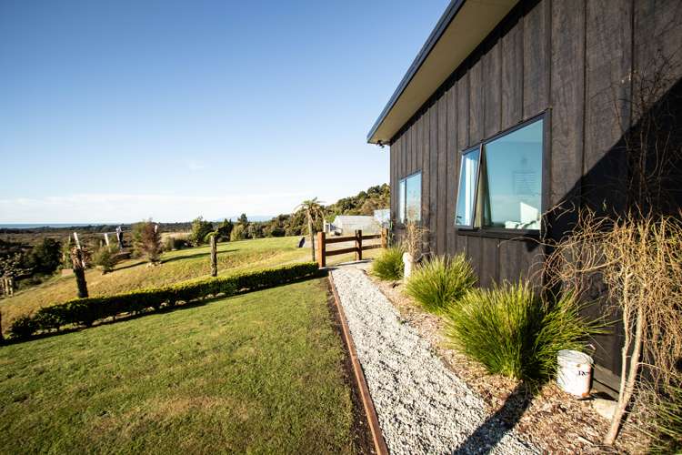 10 Little Paddock Hokitika_11