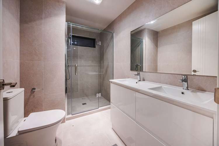 Unit E/38 Cascades Road Pakuranga Heights_4