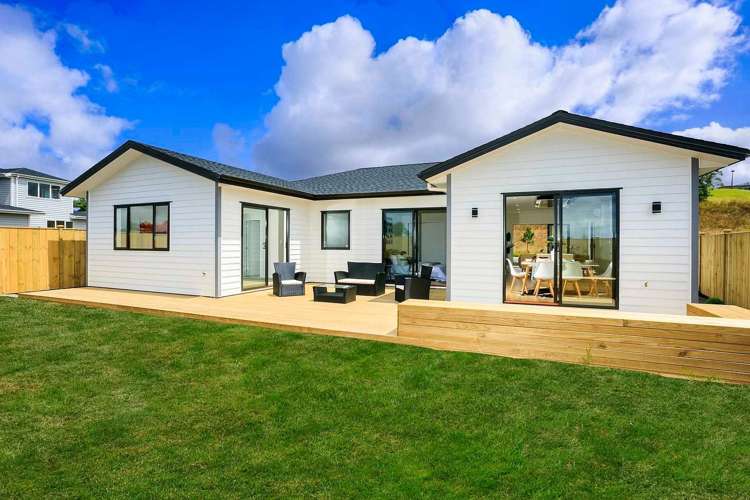 18 Surf View Crescent Red Beach_19