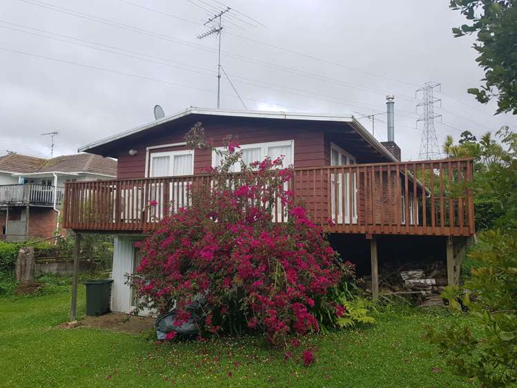 65 Tiroroa Avenue Te Atatu South_1