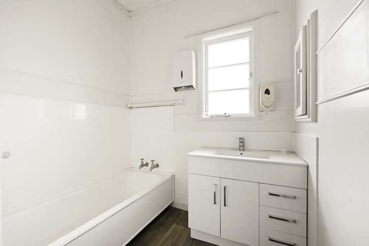 544 Grey Street Hamilton East_11