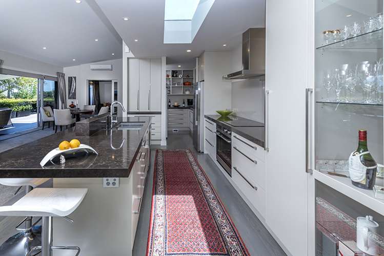 2 Charles Dickens Drive Mellons Bay_8