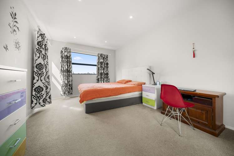 17A Tahu Crescent Sunnynook_10