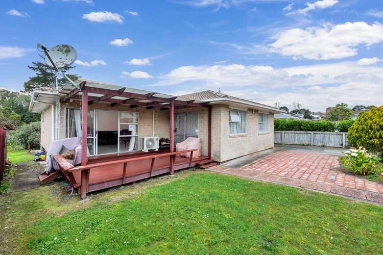 24 Finlow Drive Te Atatu South_24