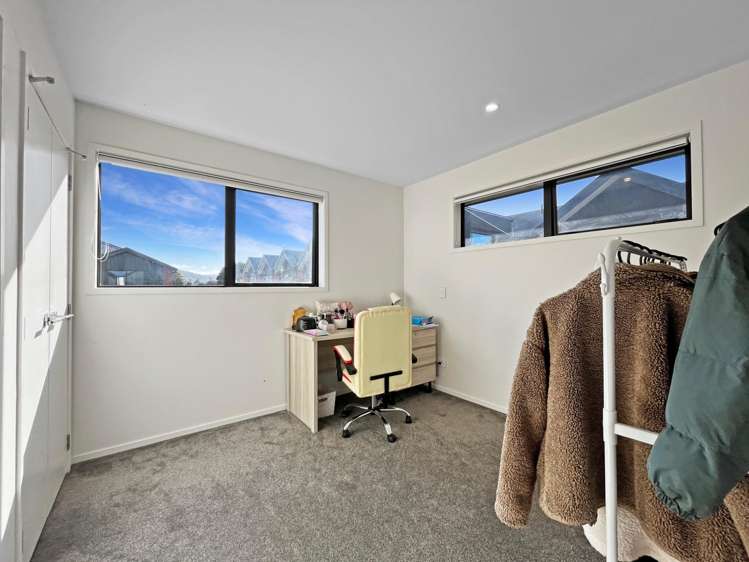  2/12 Biddle Crescent Taitā_10