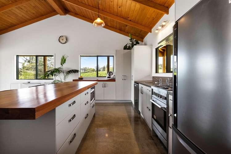 165 Sealy Road Omata_6