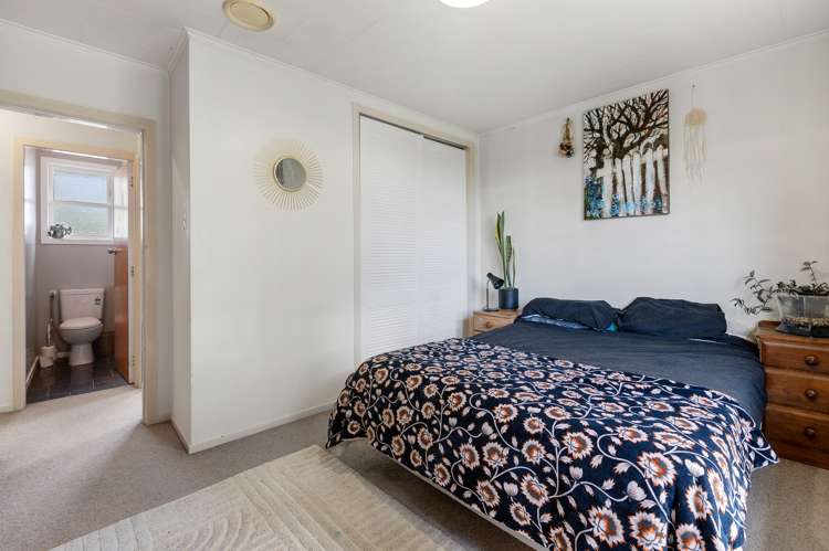 211 West Parkdale Street Tokoroa_14