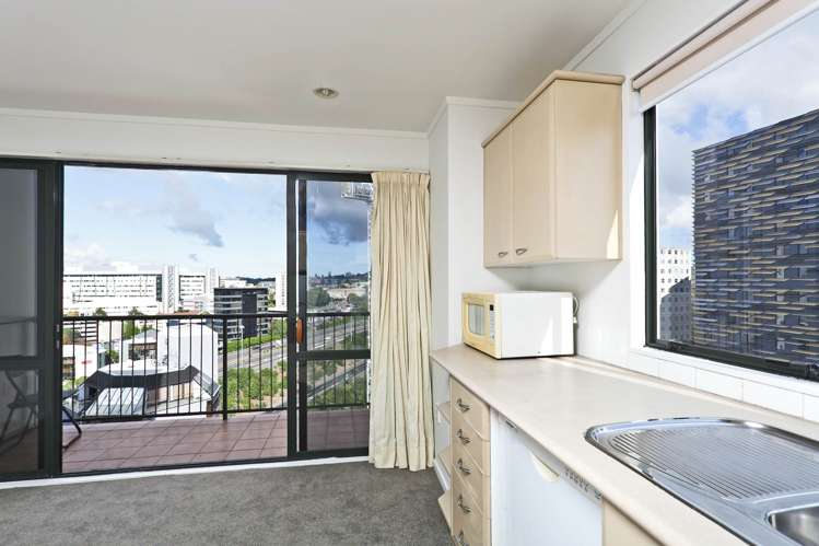 12D/6 Whitaker Place City Centre_2
