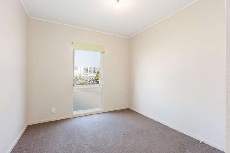 25 Meadway Sunnyhills_14