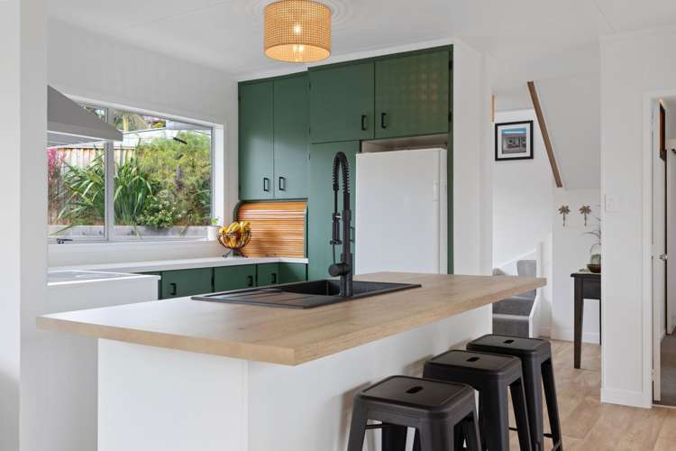 77 Anne Road Bellevue_12