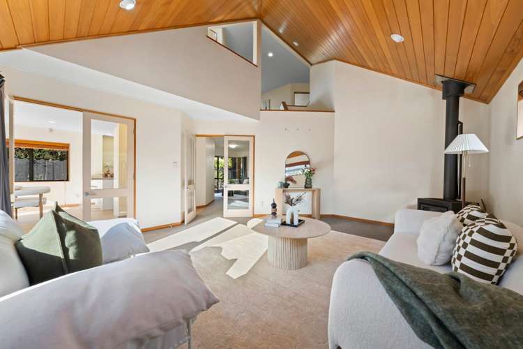 2/6 Eastern Beach Road Eastern Beach_3