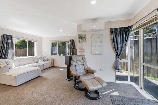 3/2 Doment Crescent Orewa_1