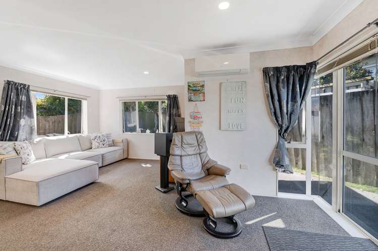 3/2 Doment Crescent Orewa_1