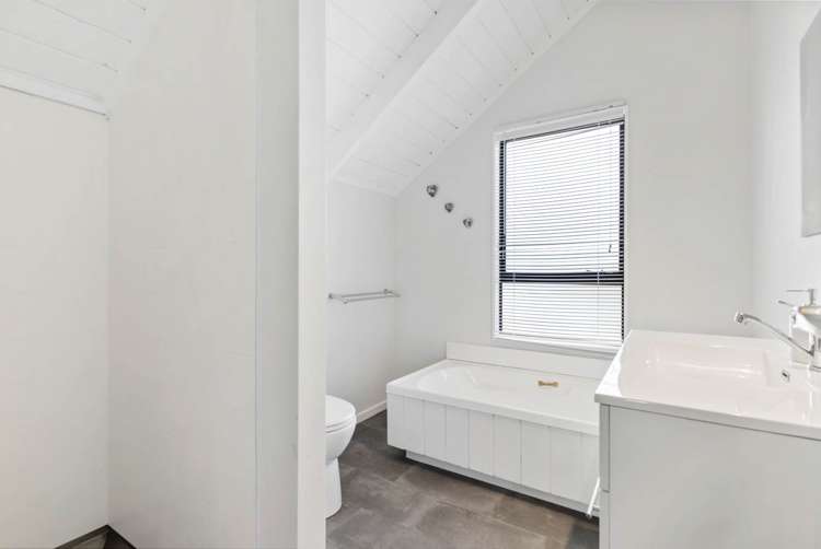 1/228a Beach Haven Road Beach Haven_11