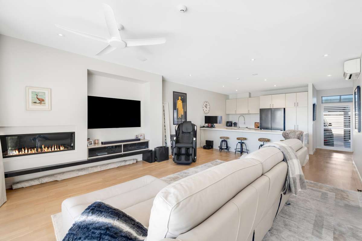 215/24 Wellington Street_1