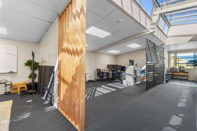 First floor/919 Victoria Street Hamilton Central_3