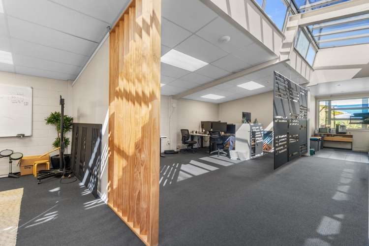 First floor/919 Victoria Street Hamilton Central_3