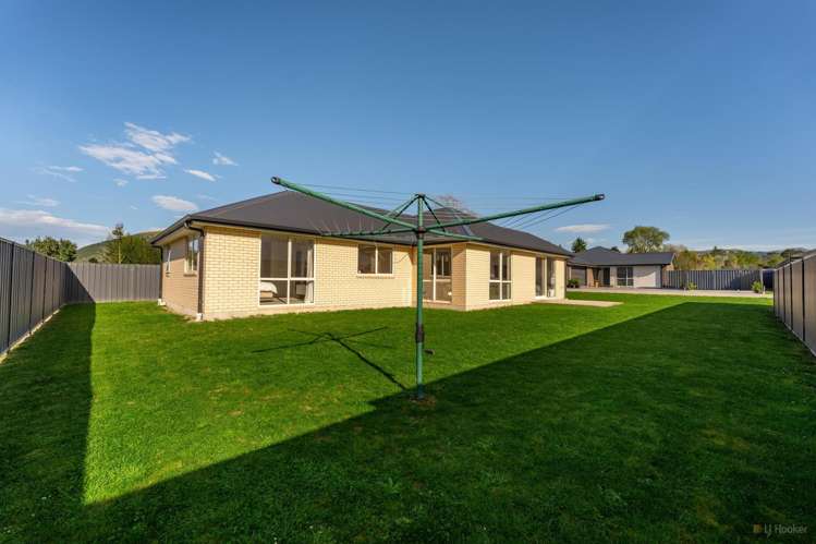 3 Strawberry Lane Waimate_28