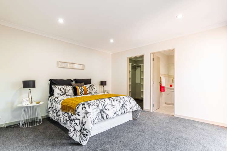 65 Helleur Road Massey_9