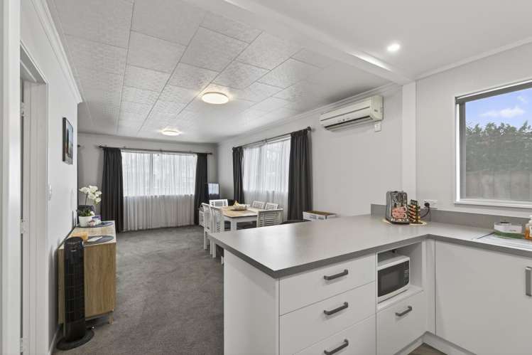 1/6 Hoyle Place Westown_15