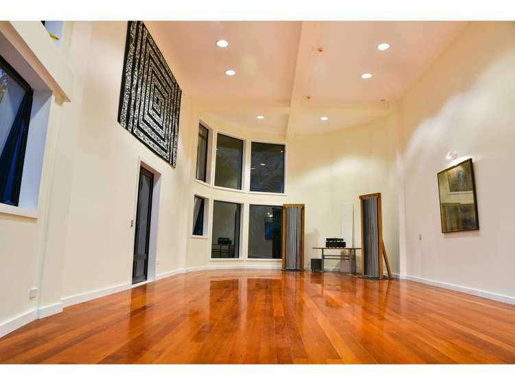 442 Scenic Drive Waiatarua_8