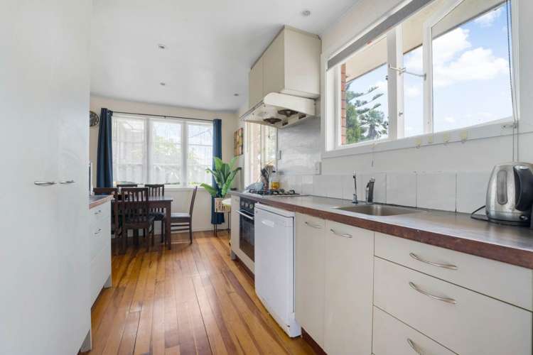 12 Amberley Avenue Te Atatu South_10