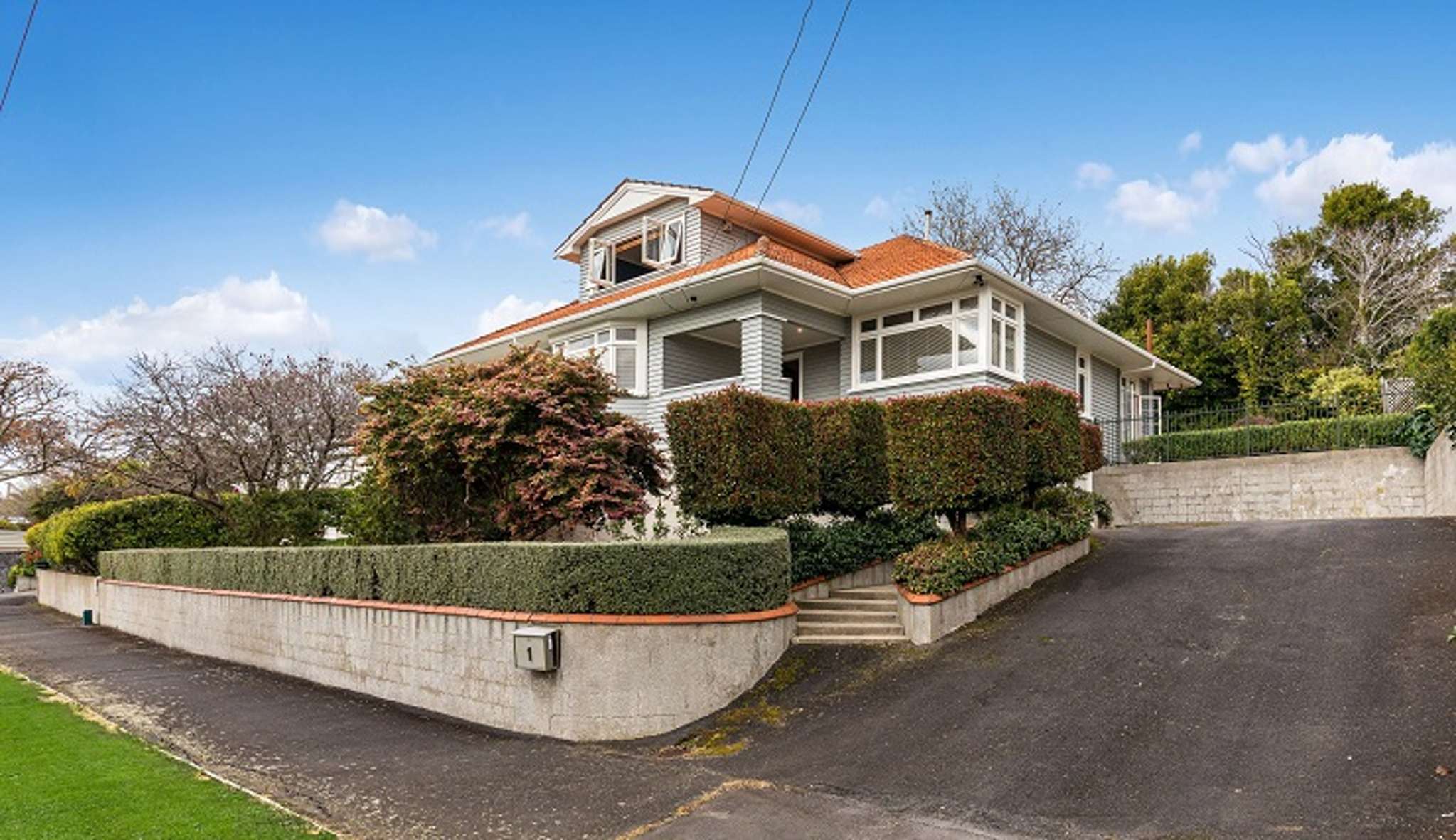 Remuera home bought for $180,000 in 1984 fetches $3.84m after 'big auction fight'