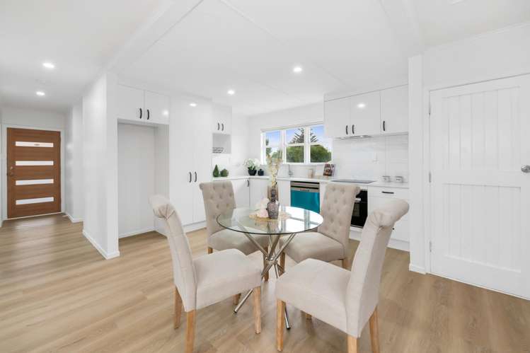 18 Crown Crescent Otara_13