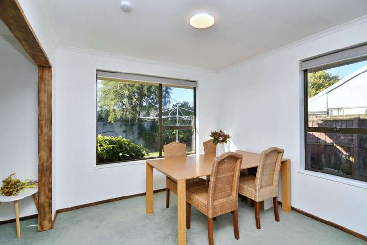 32 Millstream Drive Lincoln_8
