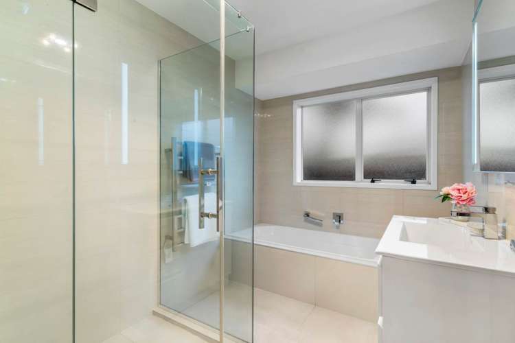 2/329 Botany Road Golflands_15