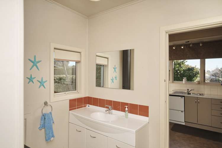 52 Batten Grove The Pines Beach_14