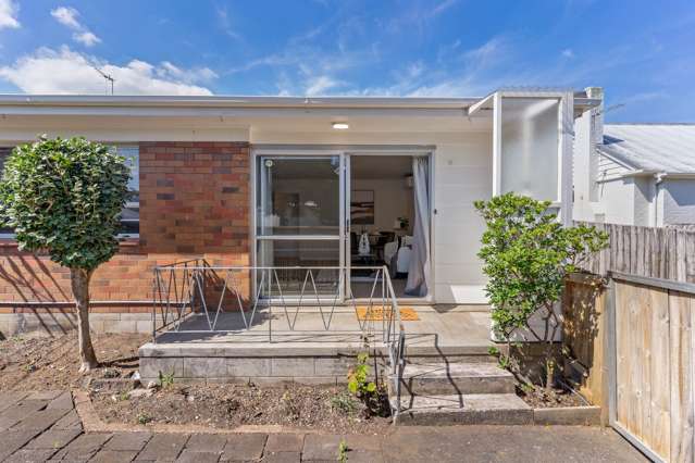 Fantastic First Home or Downsizer!