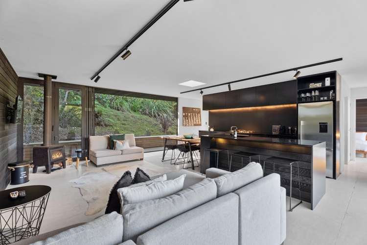 1 Huruhi Road Oneroa_8