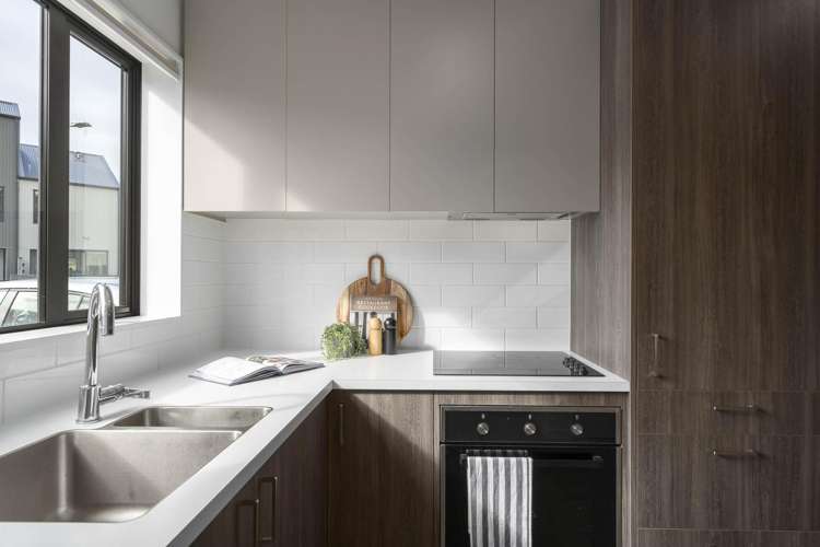 8/170 Fraser Avenue Johnsonville_1