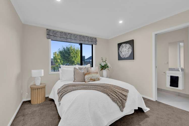 71 Probert Crescent Chartwell_19