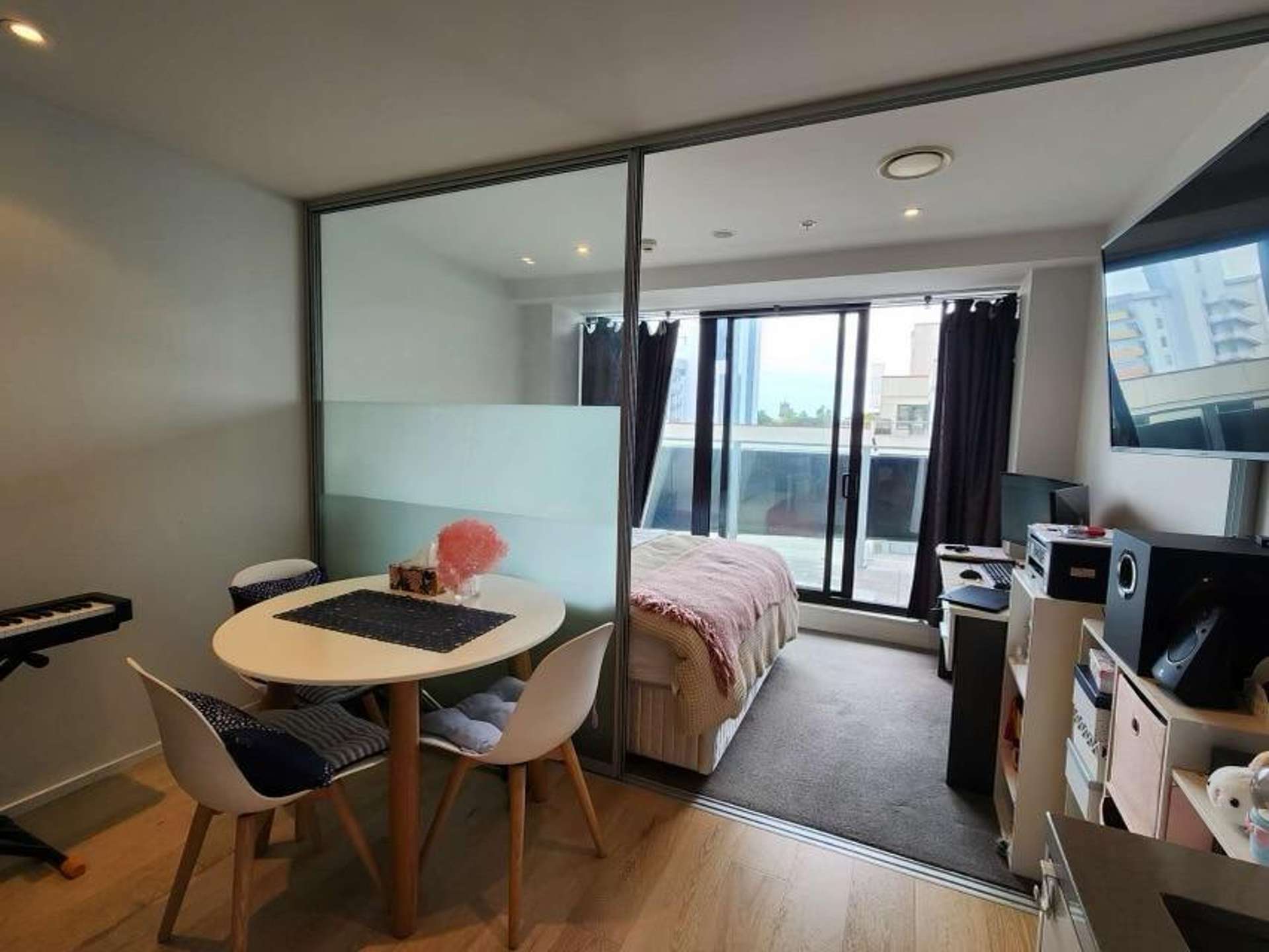 1003/8 Airedale Street City Centre_0