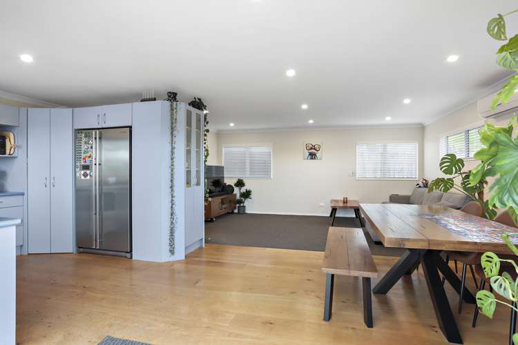 2/140a Hepburn Road Glendene_9