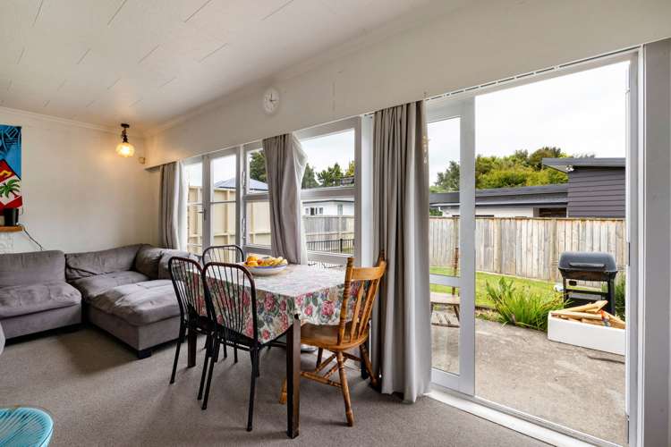 1/19 Greta Street Glenview_6