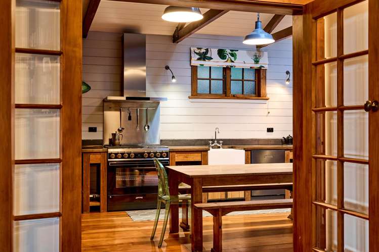 10 and 14 Fortification Road Karaka Bays_7