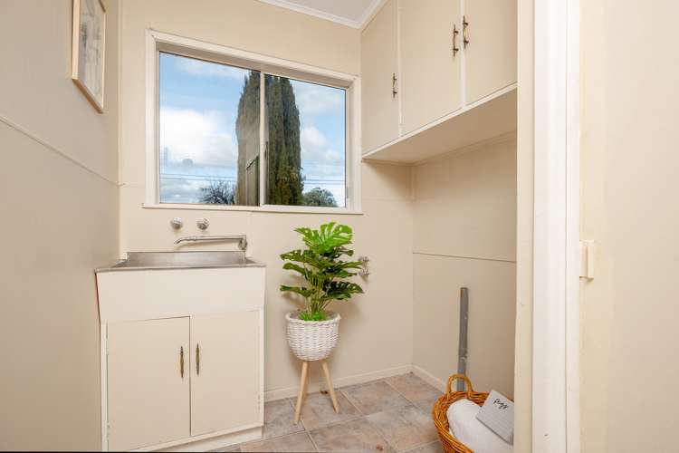 404 High Street South Carterton_16