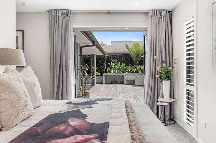 100 Beach Road Mellons Bay_19