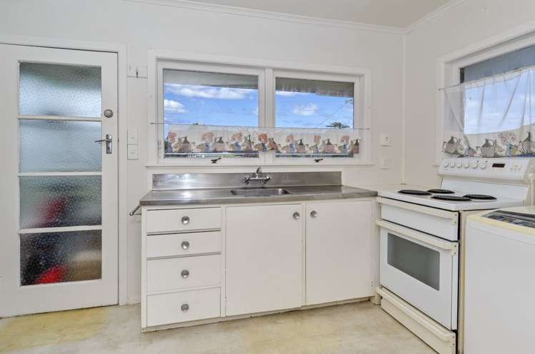 2/58 Taharoto Road Takapuna_3