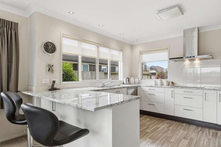 30 Tatahi Cove Papamoa_3