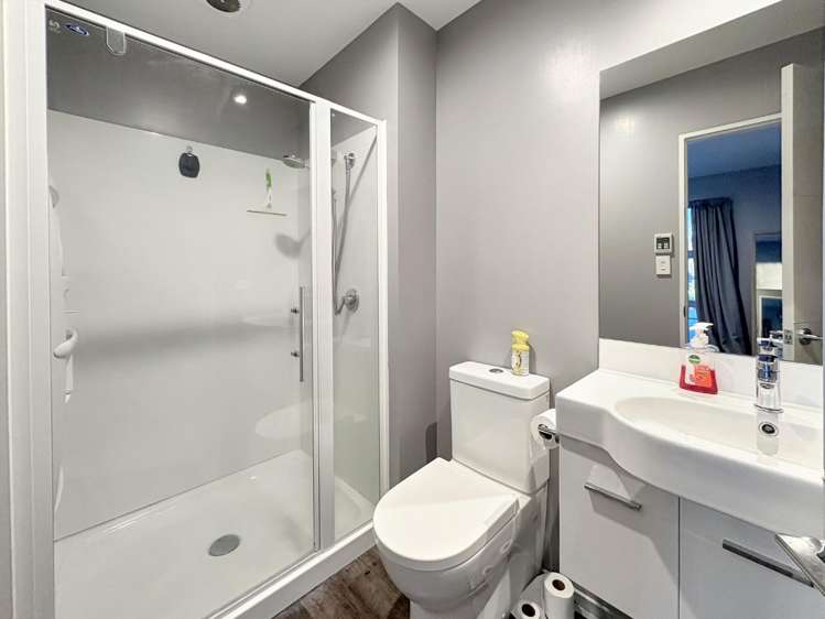 7 Farnborough Way 11103_7