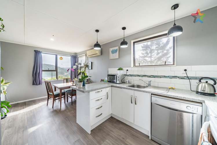 10 Whitechapel Grove Stokes Valley_1