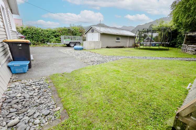 2 Sutherland Street Dunollie_20