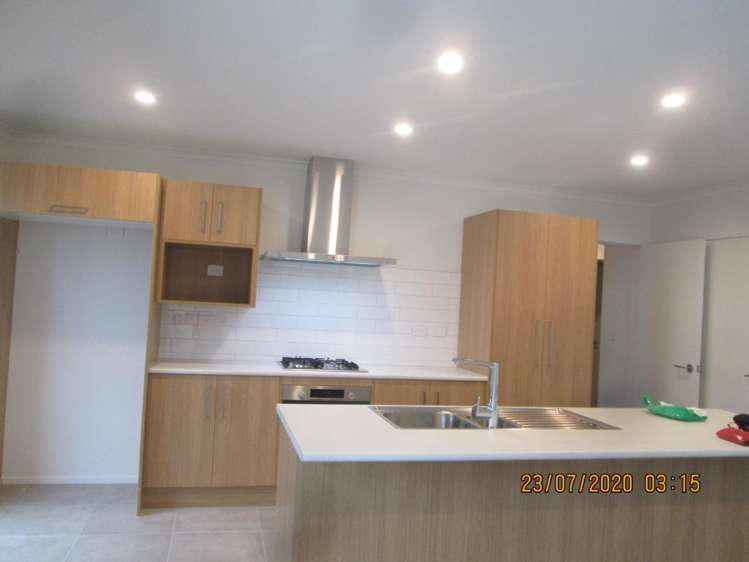 54 Featherstone Drive 2743_2