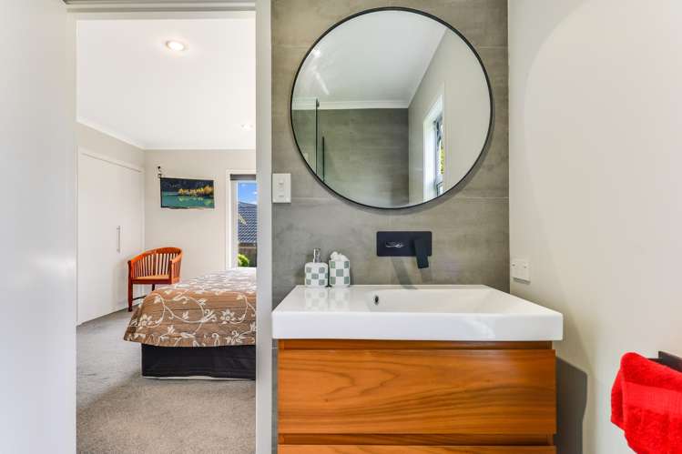 7 Greenfield Drive Western Heights_41